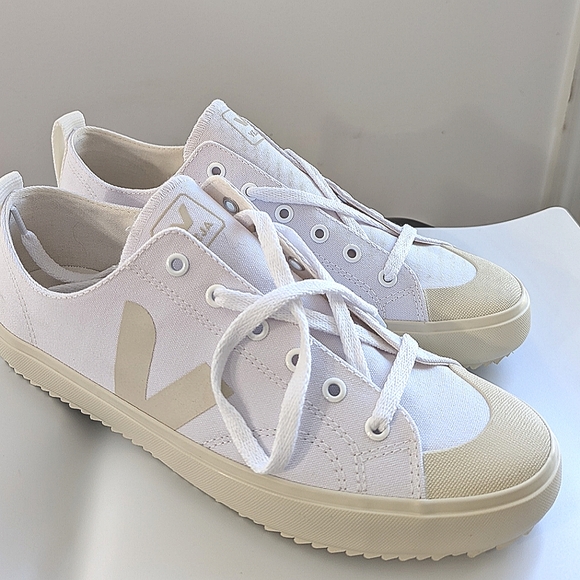 Veja Shoes - New! Veja White Pierre Unisex